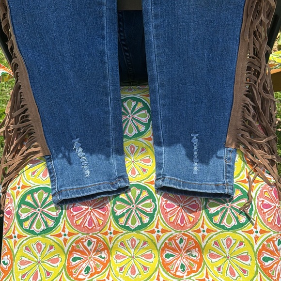 Get your Nashville on! Juniors size M (7/9). Fringe jeans. - Picture 4 of 5